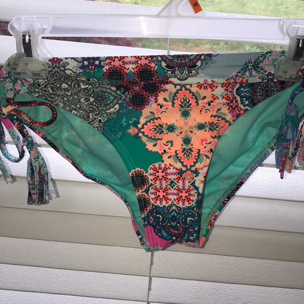 Bikini set - Picture 2 of 2